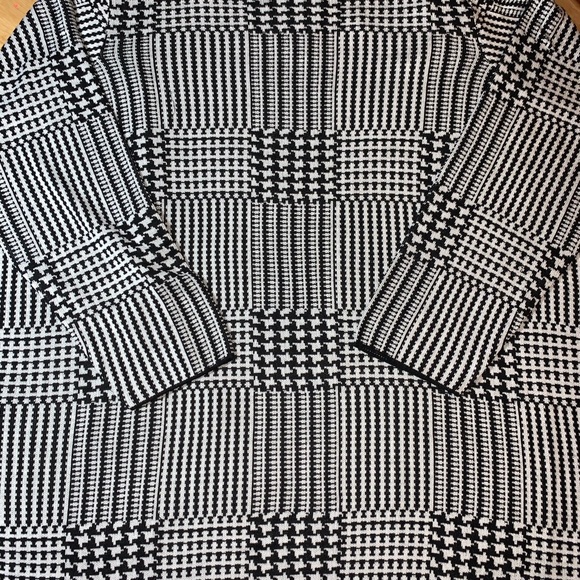 NEW Joan Vass black /white 3/4 sleeve cardigan $78 - Picture 8 of 8